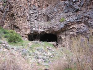 Outlaw Cave